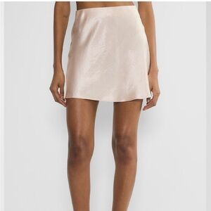 Aritzia Babaton
New Slip Satin Mini Skirt